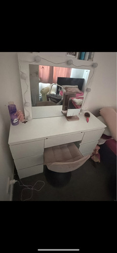 Vanity table with mirror and